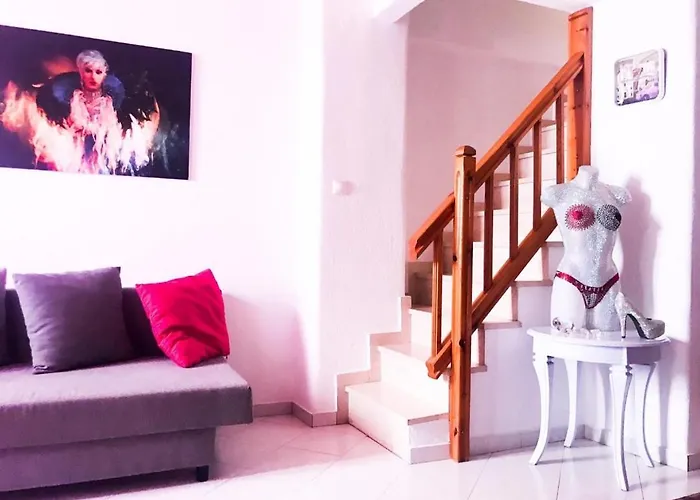 Gloria\'S House